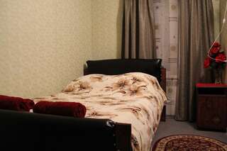Гостиница Клен Сургут Двухместный номер с 1 кроватью и собственной ванной комнатой-3
