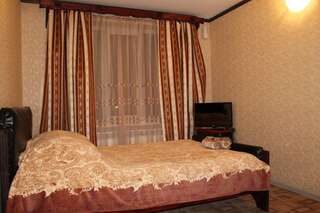 Гостиница Клен Сургут Двухместный номер с 1 кроватью и собственной ванной комнатой-8